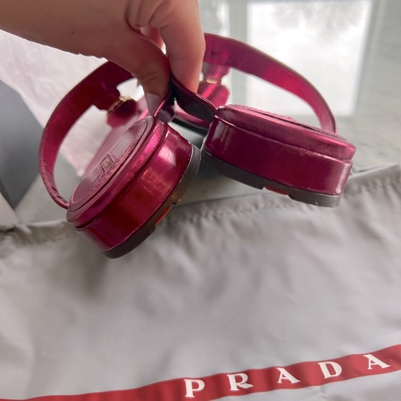 🔥authentic  Prada sport T- strap pink metallic sandals - Picture 13 of 14